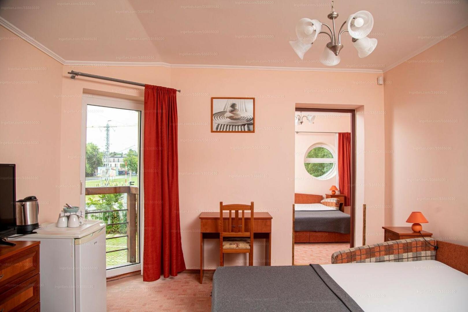 Sorompo Vendeghaz Hotel Balatonkenese Eksteriør billede