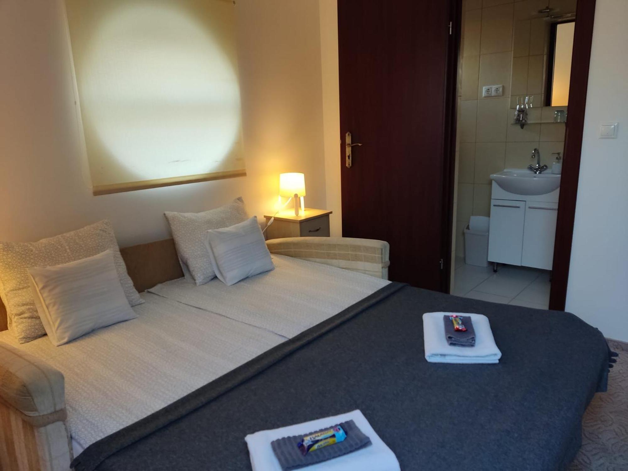 Sorompo Vendeghaz Hotel Balatonkenese Eksteriør billede