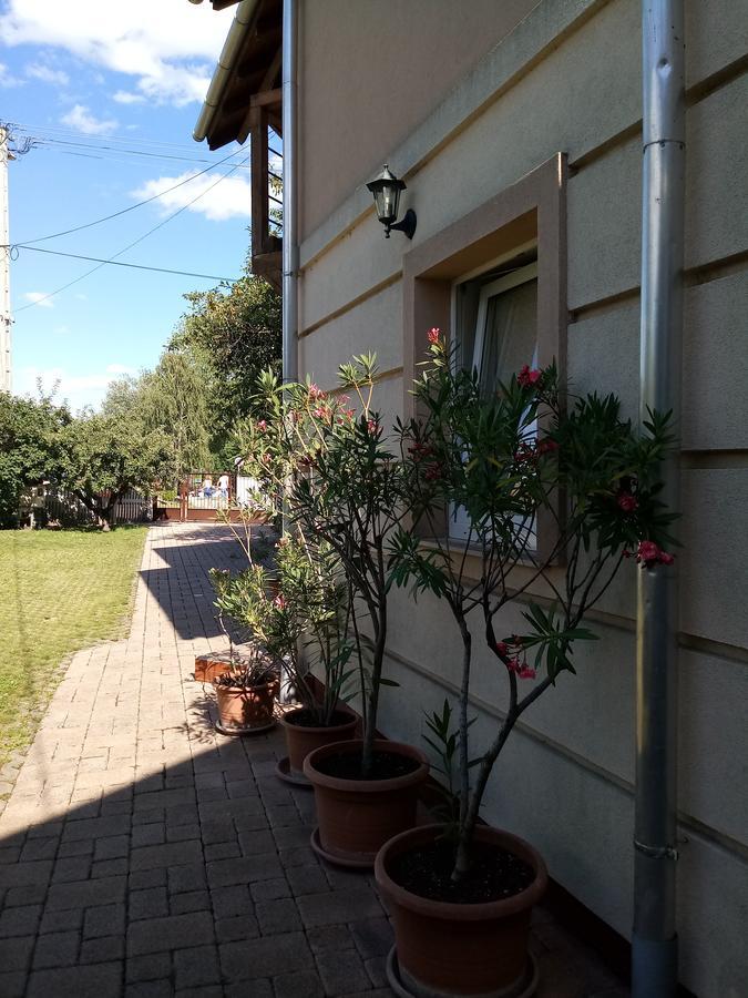 Sorompo Vendeghaz Hotel Balatonkenese Eksteriør billede